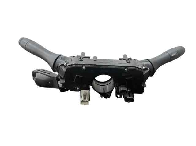 Comutador instalado na coluna da direção, montado Dacia Duster HM