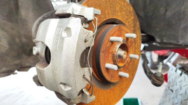 2560838 FORD Суппорт тормозной передний левый купить в Кривой Рог