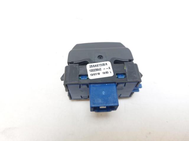 RENAULT 256A67305R в наличии Черновцы