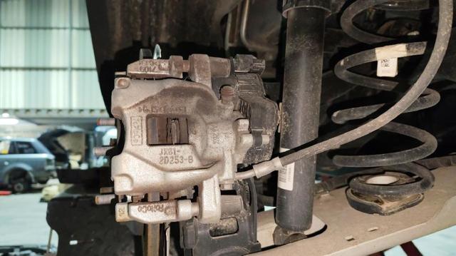 FORD 2571524 Суппорт задний левый в наличии Черкассы