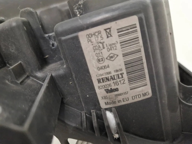 260100822R RENAULT Правая фара купить в Павлоград