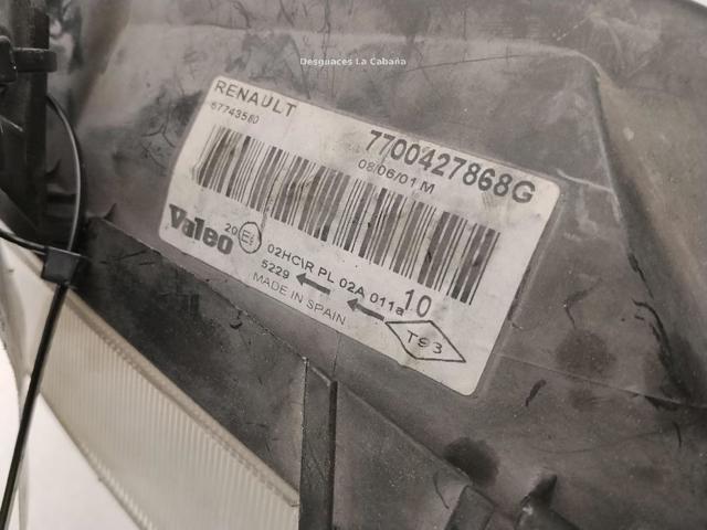 260100851R RENAULT Правая фара купить в Житомир