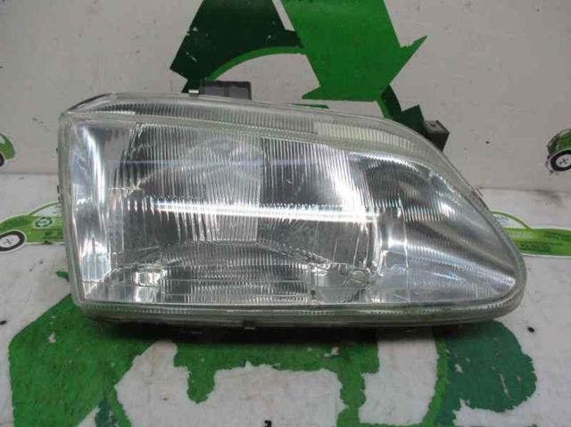 Luz direita 260102454R Renault (RVI)