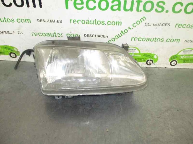 Luz direita 260102454R Renault (RVI)