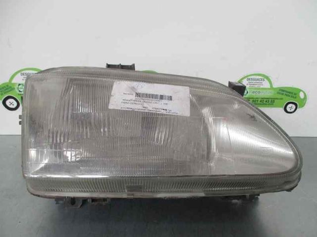 Luz direita 260102454R Renault (RVI)