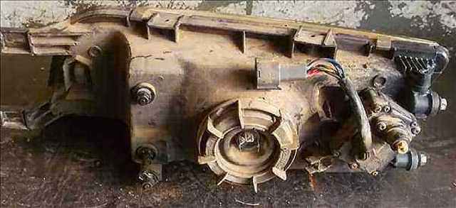 NISSAN 260102N325 Правая фара в наличии Запорожье
