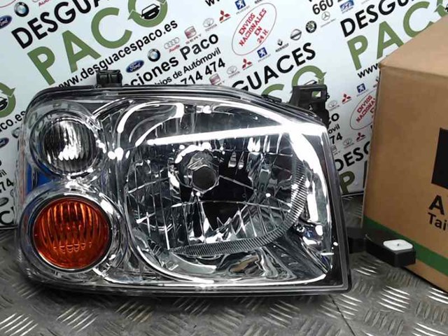 Luz direita 260102TV3A Nissan