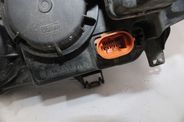 RENAULT 260103707R Правая фара в наличии Черкассы