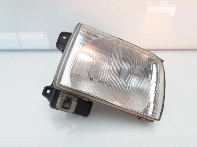 NISSAN 260103S225 Правая фара в наличии Полтава