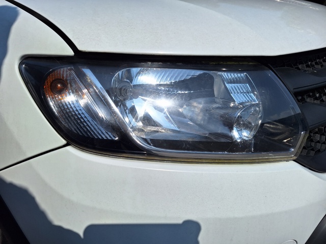 Luz direita 260104793R Renault (RVI)