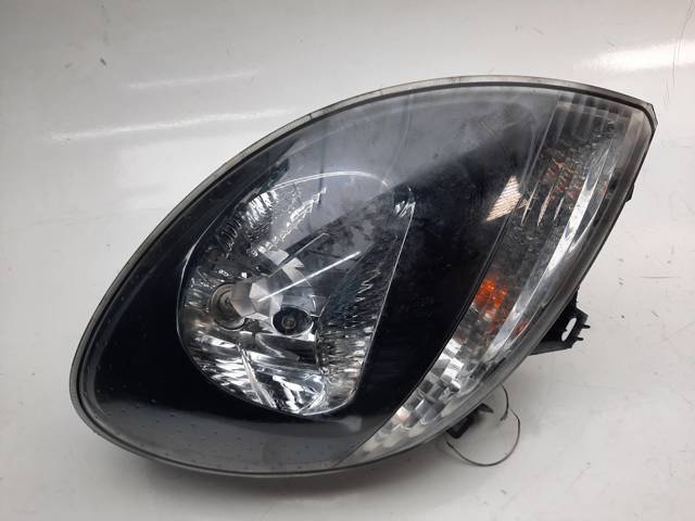 Luz direita 260104911R Renault (RVI)