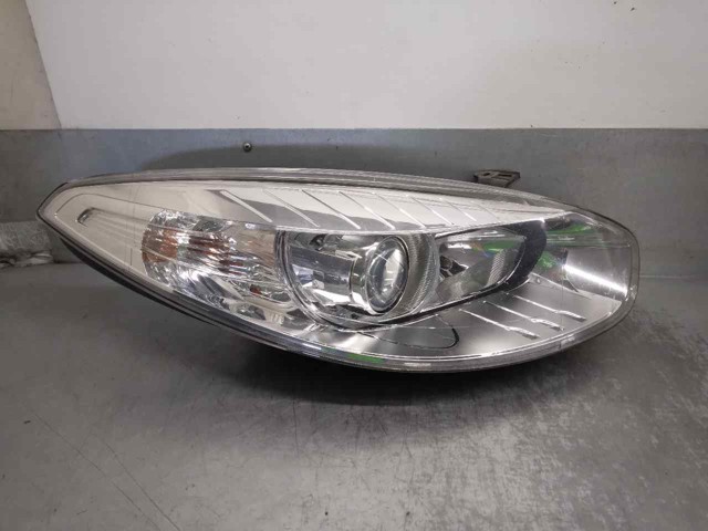 RENAULT 260105345R Правая фара в наличии Ужгород