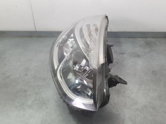 260106624R RENAULT Правая фара купить в Каменское