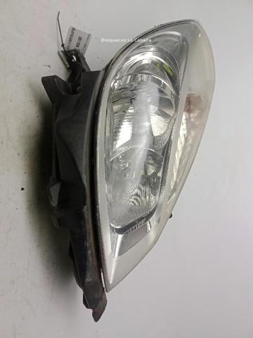 260106858R RENAULT Правая фара купить в Киев
