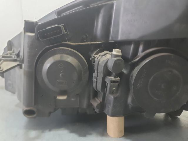 RENAULT 260106928R Правая фара в наличии Ирпень