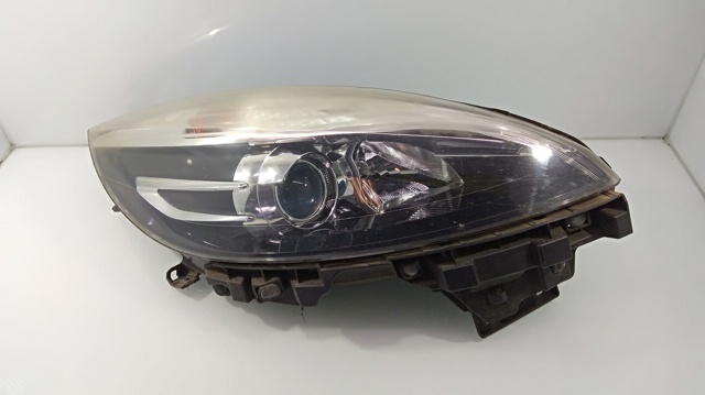 Luz direita 260106928R Renault (RVI)