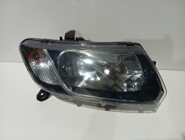 RENAULT 260107615R Правая фара в наличии Ужгород