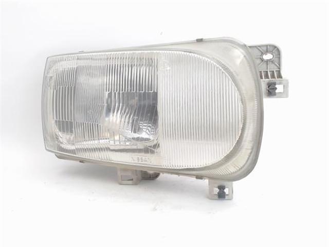 260107C002 NISSAN Правая фара купить в Киев