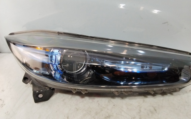 260108268R RENAULT Правая фара купить в Киев