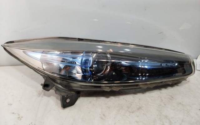 RENAULT 260108268R Правая фара в наличии Кривой Рог