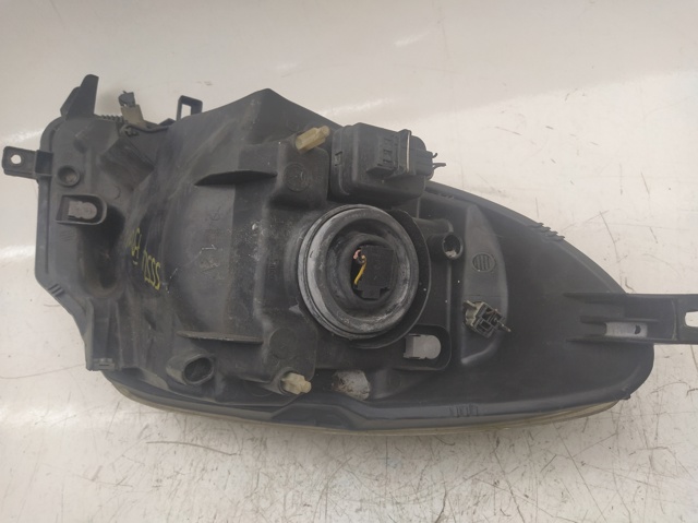 260109U100 NISSAN Фара правая купить в Павлоград