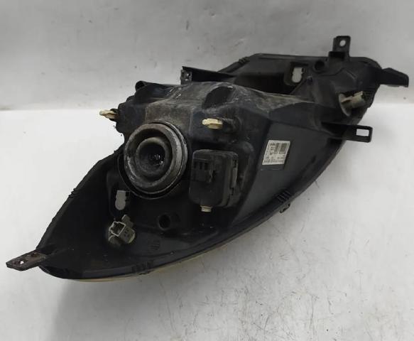 NISSAN 260109U10A Правая фара в наличии Черкассы