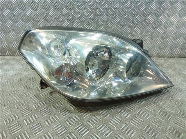 26010AU810 NISSAN Правая фара купить в Киев