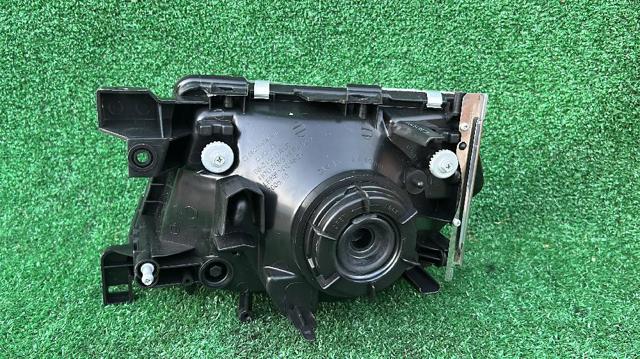 26010VB526 NISSAN Правая фара купить в Запорожье