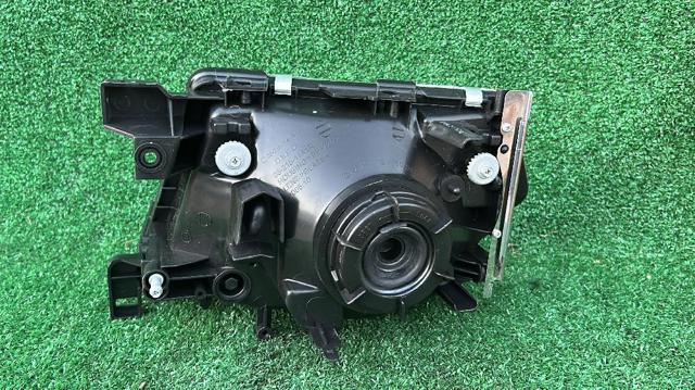 26010VB526 NISSAN Фара правая купить в Кривой Рог
