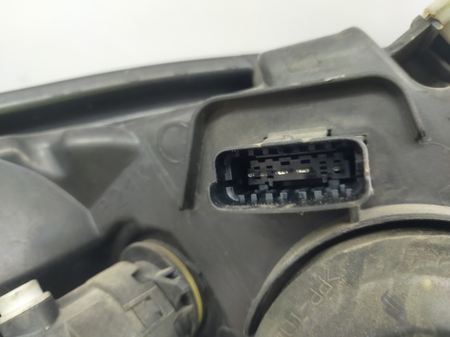 260600023R RENAULT Фара левая купить в Ужгород