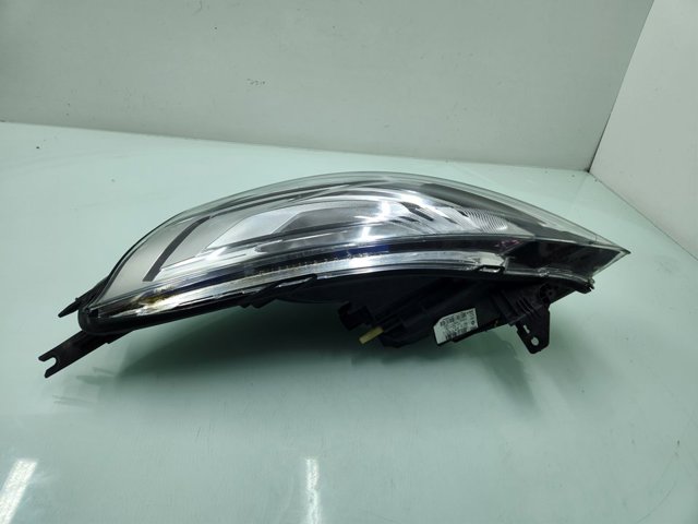260605046R RENAULT Левая фара купить в Киев