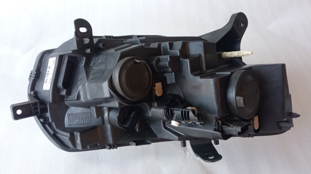 260605665R RENAULT Левая фара купить в Кривой Рог