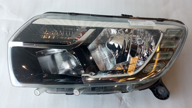RENAULT 260605665R Левая фара в наличии Ровно
