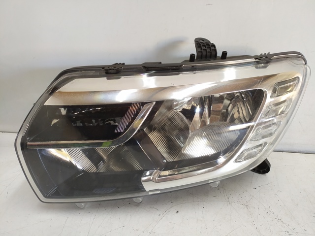 260605665R RENAULT Фара левая купить в Харьков