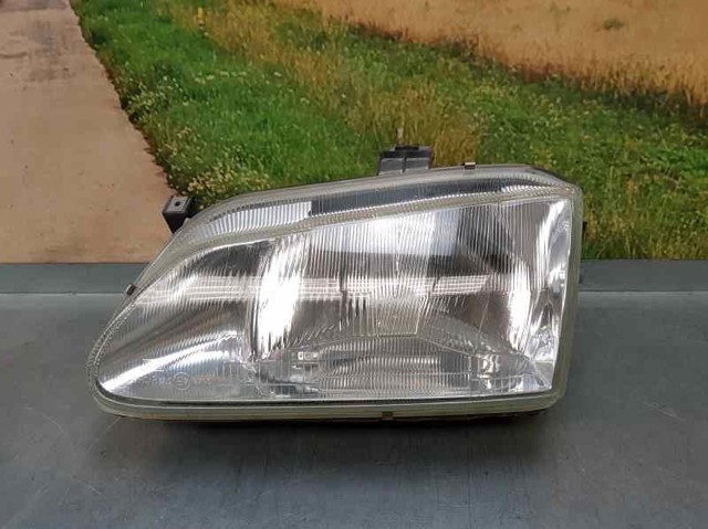 260605784R RENAULT Левая фара купить в Чернигов