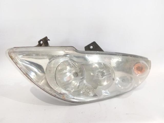 RENAULT 260606702R Левая фара в наличии Тернополь