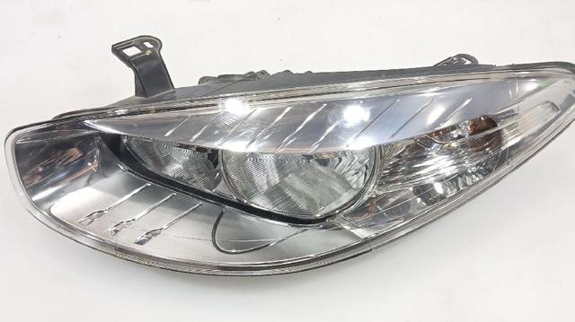 RENAULT 260608656R Левая фара в наличии Полтава