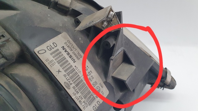26060AU810 NISSAN Фара левая купить в Винница