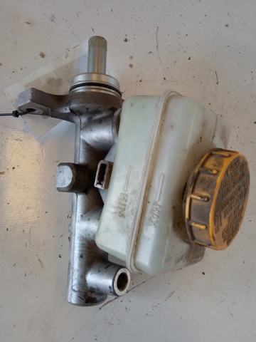 Cilindro mestre do freio 26401AG030 SUBARU