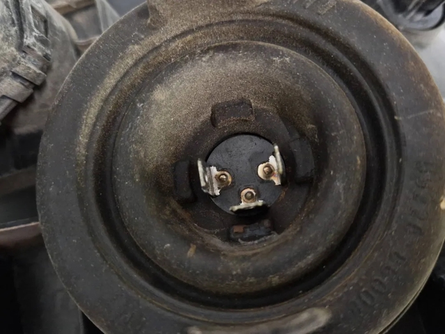 267054A00F NISSAN Правая фара купить в Винница
