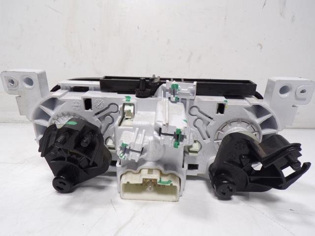 Unidade de controlo dos modos de aquecimento/condicionamento Renault LOGAN 2 L52