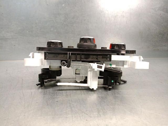 Unidade de controlo dos modos de aquecimento/condicionamento Renault LOGAN 2 L52