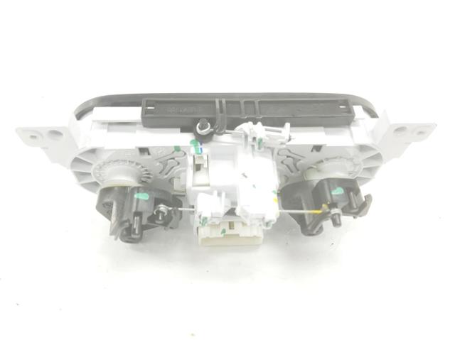 Unidade de controlo dos modos de aquecimento/condicionamento Renault LOGAN 2 L52