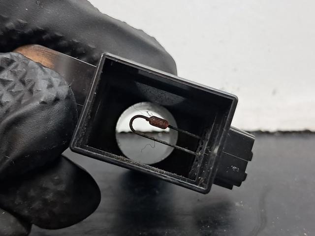 Sensor de temperatura de ar no salão Nissan Almera 2 N16
