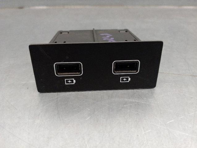 280230033R RENAULT USB-разветвитель купить в Черкассы