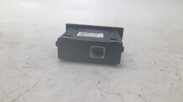 RENAULT 280230033R USB-разветвитель в наличии Николаев