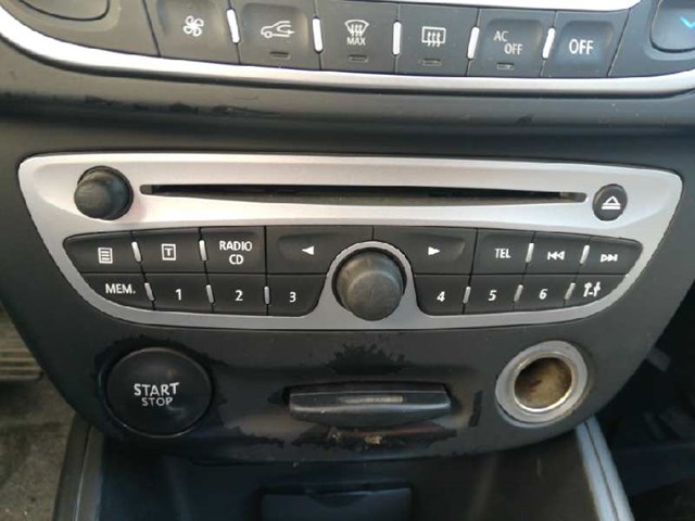 Sistema de áudio / rádio CD para Renault Megane III Fastback 1.5 DCI K9K G8 (78 kW) 281150023R