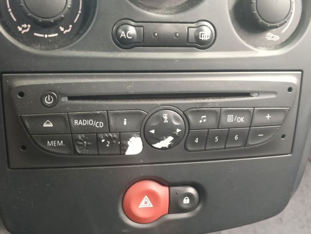 RENAULT 281150038R Магнитола (радио AM/FM) в наличии Сумы