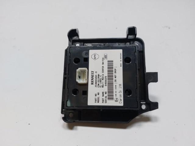 RENAULT 281158023R Магнитола в наличии Львов
