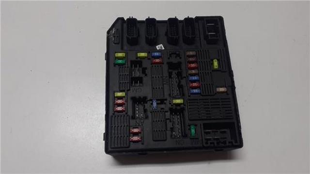 Unidade de dispositivos de segurança Renault Scenic 3 JZ0, JZ1